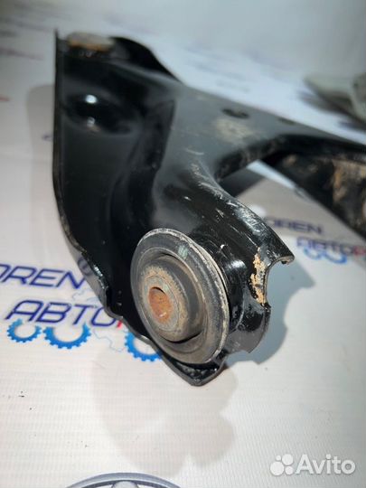 Рычаг подвески нижний правый Nissan Almera G15 1.6