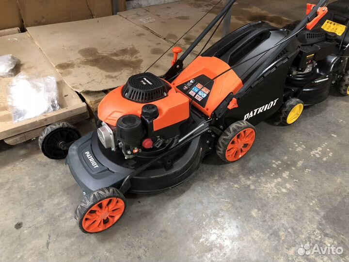 Бензиновые газонокосилки