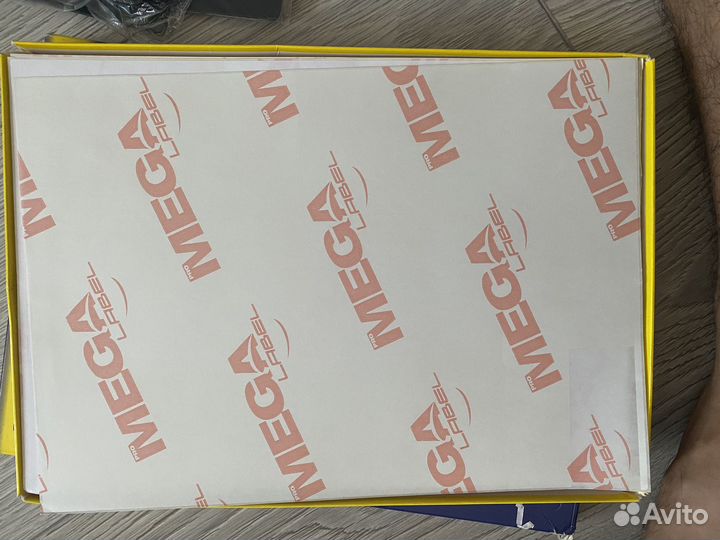 Самоклеющиеся этикетки