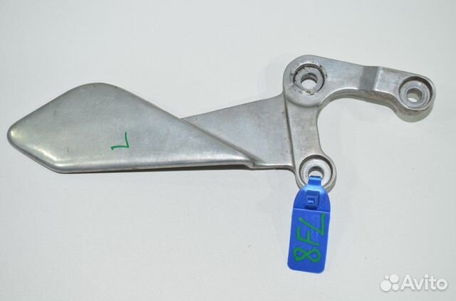 Крепление подножки водителя левое Yamaha fzr250r