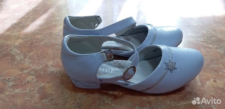 Туфли для девочки 29 размер белые