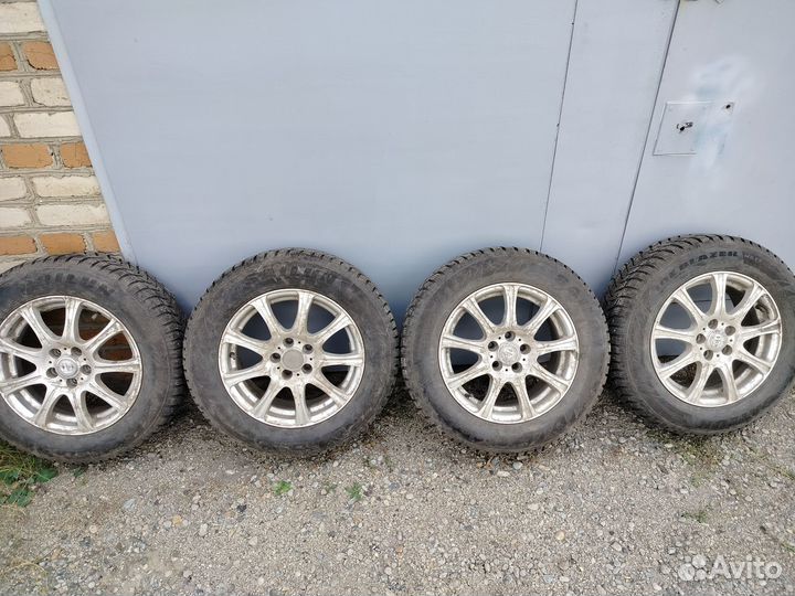Продается комплект зимних колёс