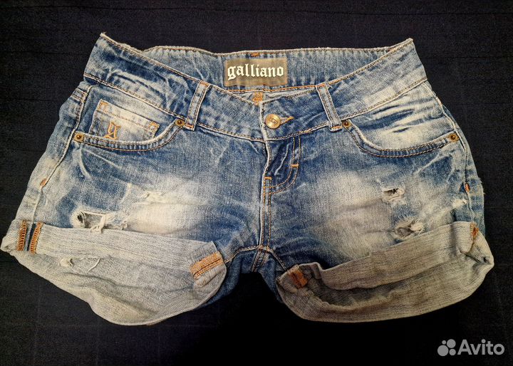 Джинсовые шорты john galliano