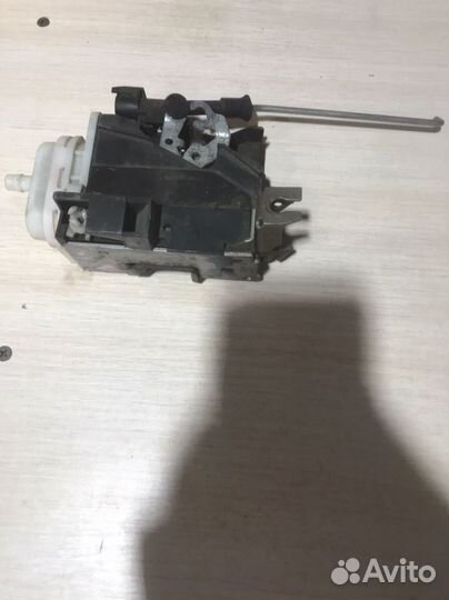 Замок водительской двери audi а4 кузов b5