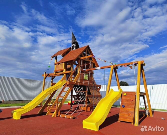 Детский спортивный комплекс с крышей для дачи