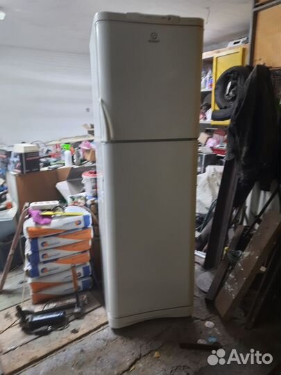 Холодильник бу индезит