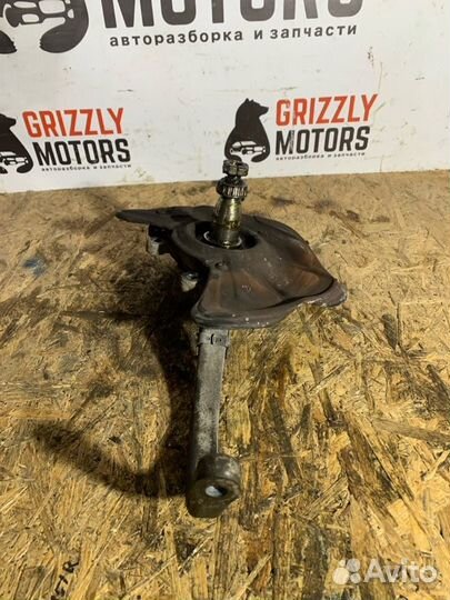 Кулак поворотный передний левый Mercedes-Benz