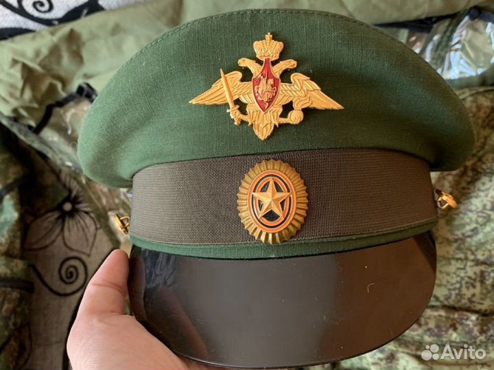 Военая фуражка, три военных сумки