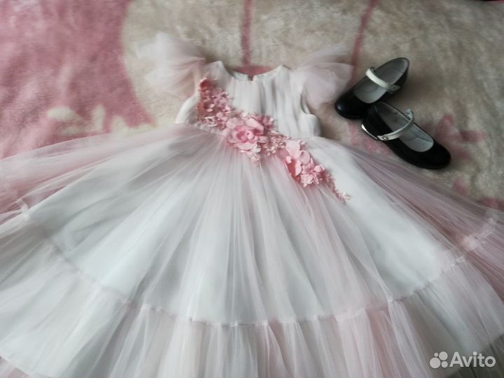 Одежда и обувь для девочек