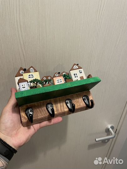 Ключница с домиками ручной работы