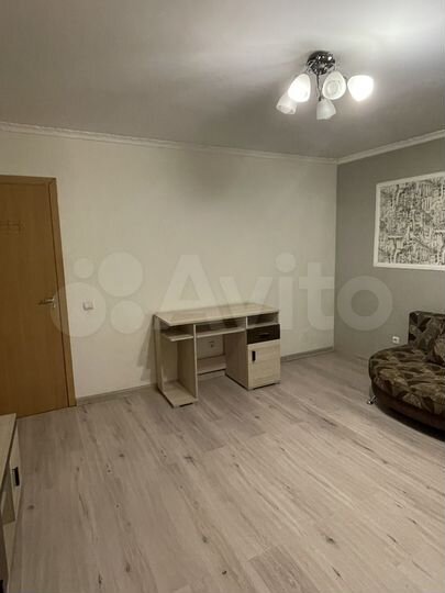 2-к. квартира, 56 м², 1/9 эт.