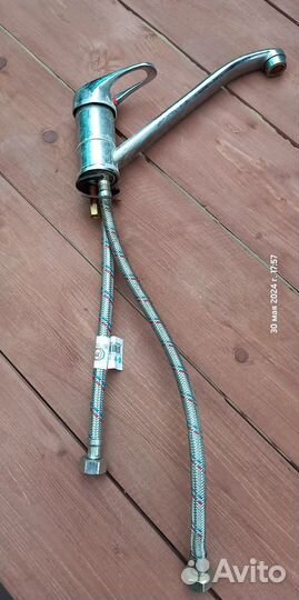 Смесители кухонные, лейки и шланги для душа