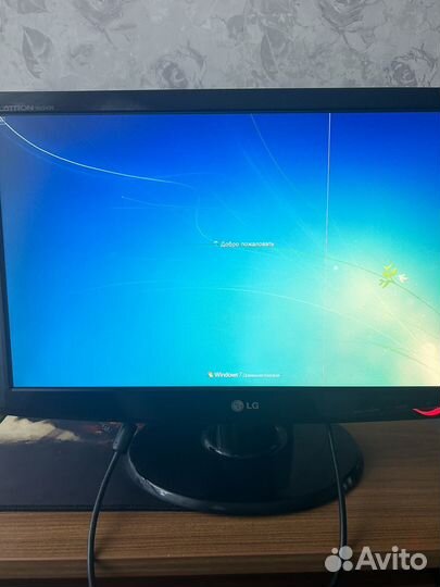 Монитор 24 дюйма