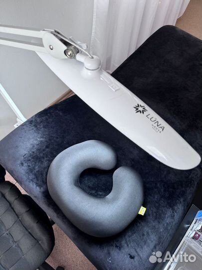 Светодиодная лампа Luna для мастеров