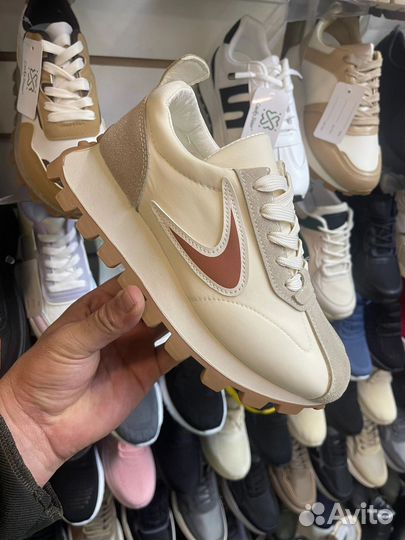 Женские кроссовки Топ 2025