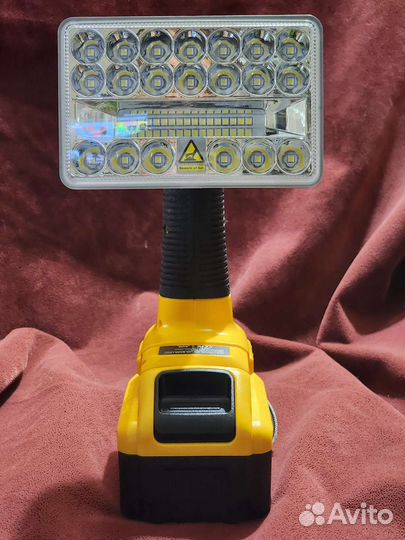 Фонарь для Dewalt и акб