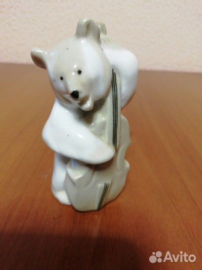 Медведь с контрабасом из малого квартета, лфз