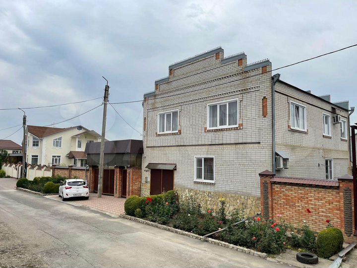 Дом 220 м² на участке 6 сот.