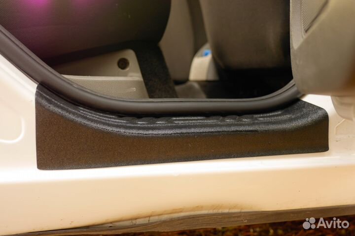 Накладки на пороги Ford Focus 2 (04-11) RA