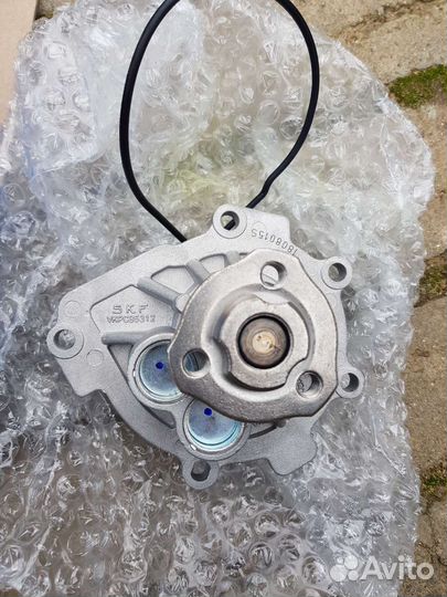 Помпа на chevrolet cruze 1.8