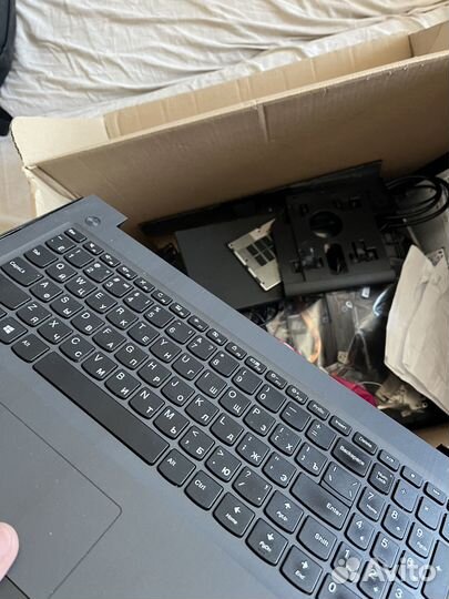 Продаю коробку с компектующими ноутбуков