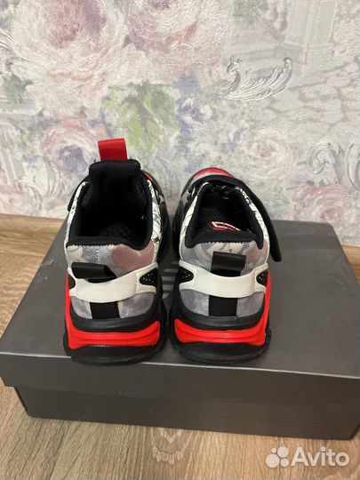 Кроссовки детские