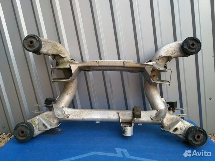 Подрамник задний балка задняя BMW E39 универсал 19