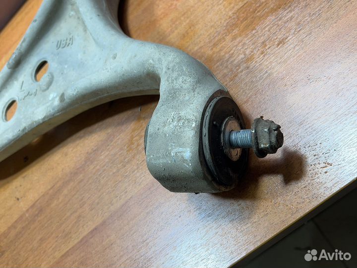 Рычаг подвески нижний левый Mercedes w166 Amg63