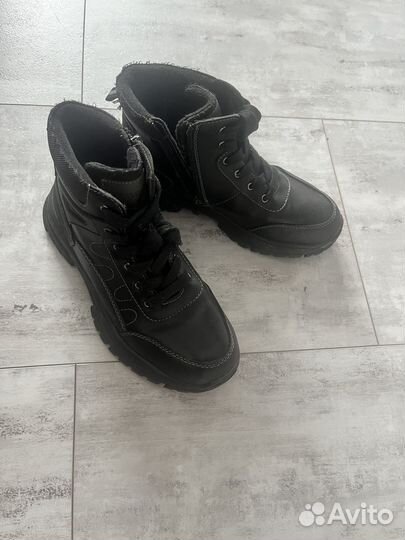 Продам ботинки