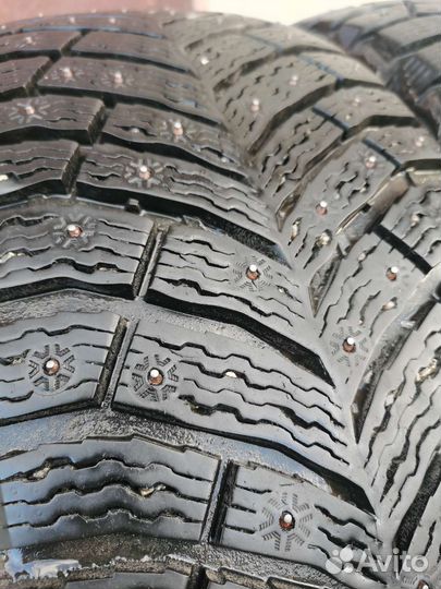 Michelin X-Ice North 4 205/55 R16