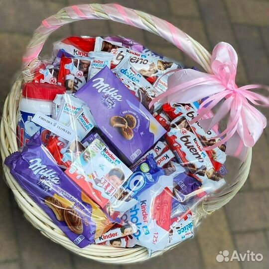 Подарочные корзины, боксы со сладостями