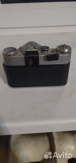 Два старых фотоаппарата