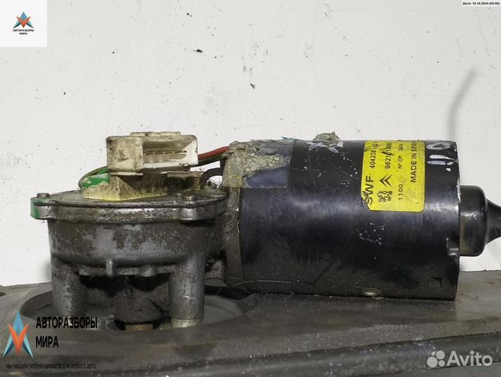 Моторчик передних стеклоочистителей (дворников)