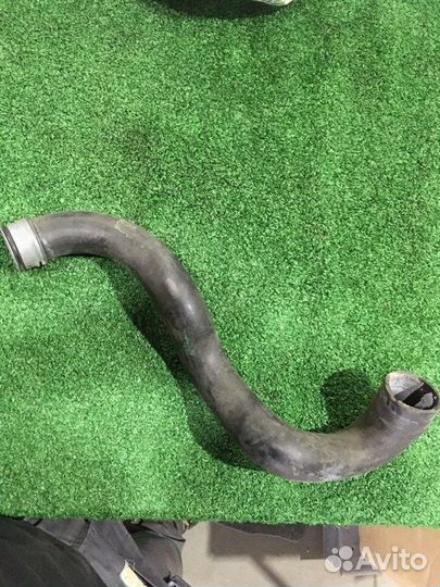 Патрубок радиатора нижний Mercedes-Benz E-Class