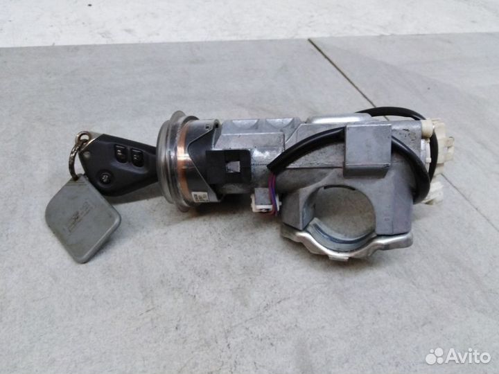 Замок зажигания Субару