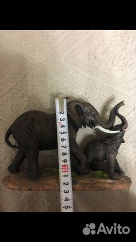 Слониха со слоненком. Статуэтка