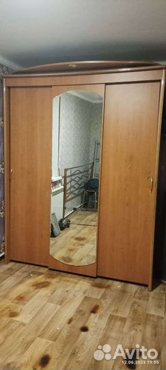 Шкаф