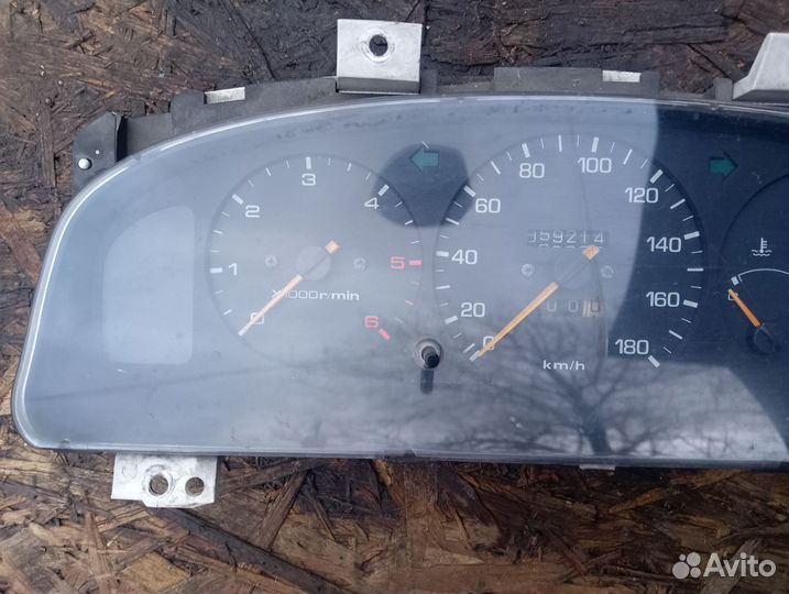 Панель приборов mazda bongo friendee