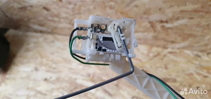 Датчик уровня топлива Cadillac SRX 1 2003-2009