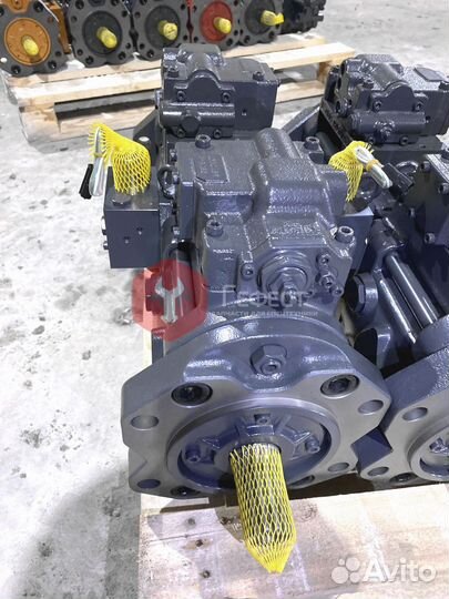 Гидравлический насос Hyundai 31N6-10051