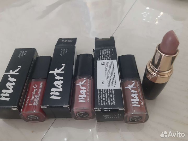 Эйвон Блеск для губ Маrk