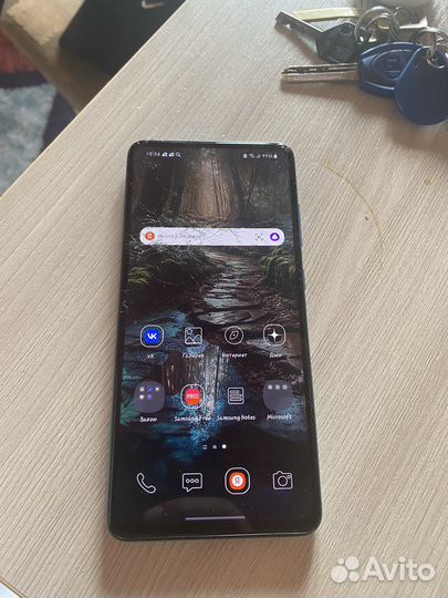 Телефон Samsung