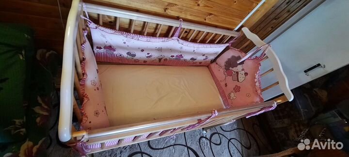 Детская кроватка с матрасом