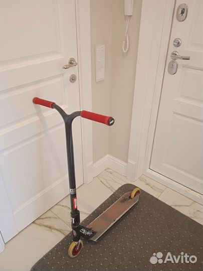 Трюковой самокат кастом парк