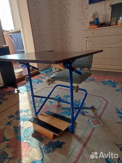 Стол -стул (с подлокотниками) - парта