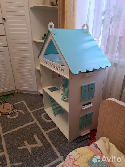 Кукольный домик с мебелью большой