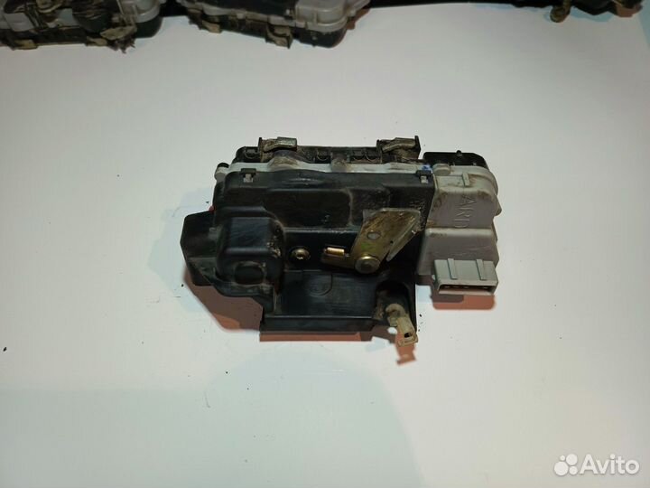 Замки дверей калина