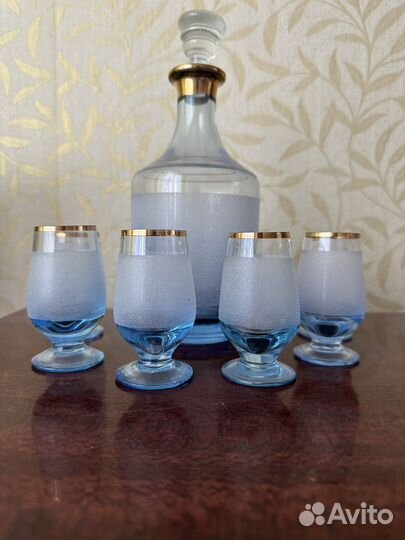 Графин с рюмками