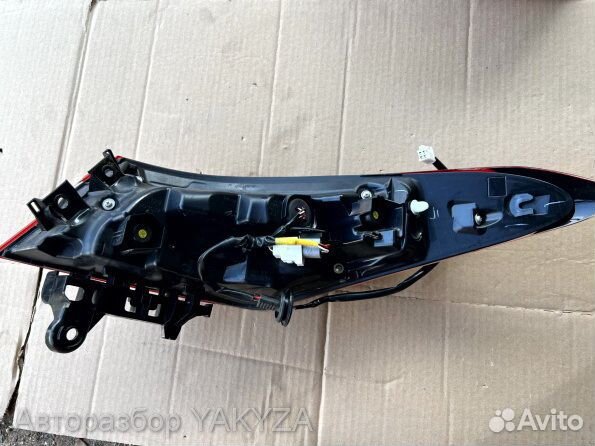 Левый задний фонарь в крыло Toyota Camry XV70