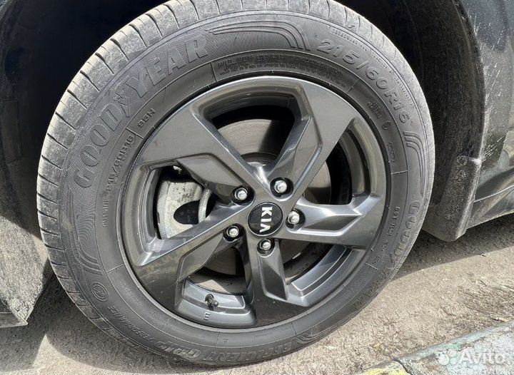 Goodyear EfficientGrip Performance 215/60 R16 95H